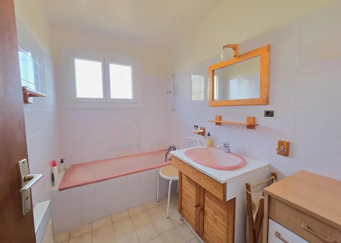 Maison De Charme Avec Terrasse & Parking A *