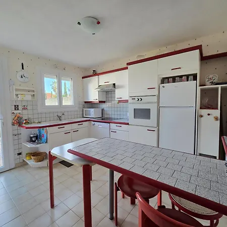 Maison De Charme Avec Terrasse & Parking A *